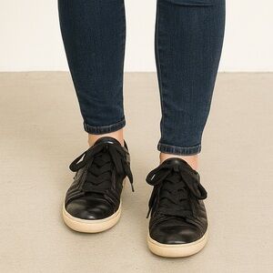 Kenneth Cole Reaction Black and White Sneakers Classic Casual Design